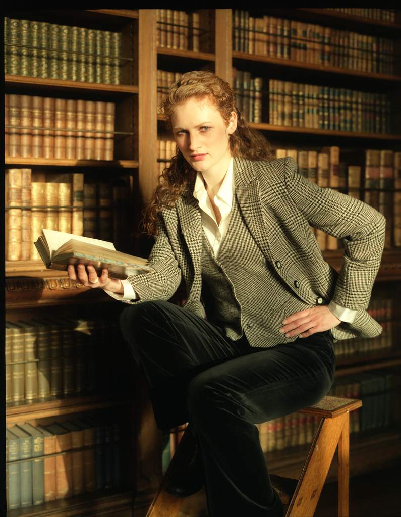 picture of_Jane sitting in the library