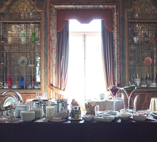 Villa Erbe photographed by Ian Lea Photography